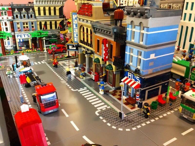how to make a lego city